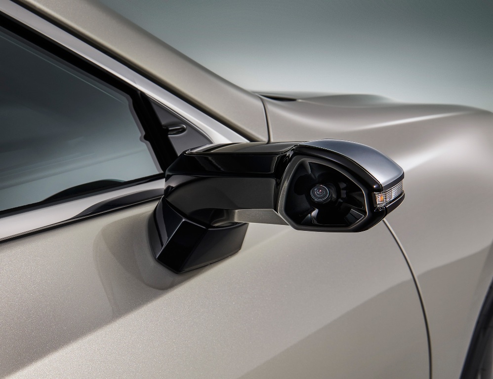 Las cámaras transmitirán el video a dos monitores ubicados en el tablero del coche. (Lexus)