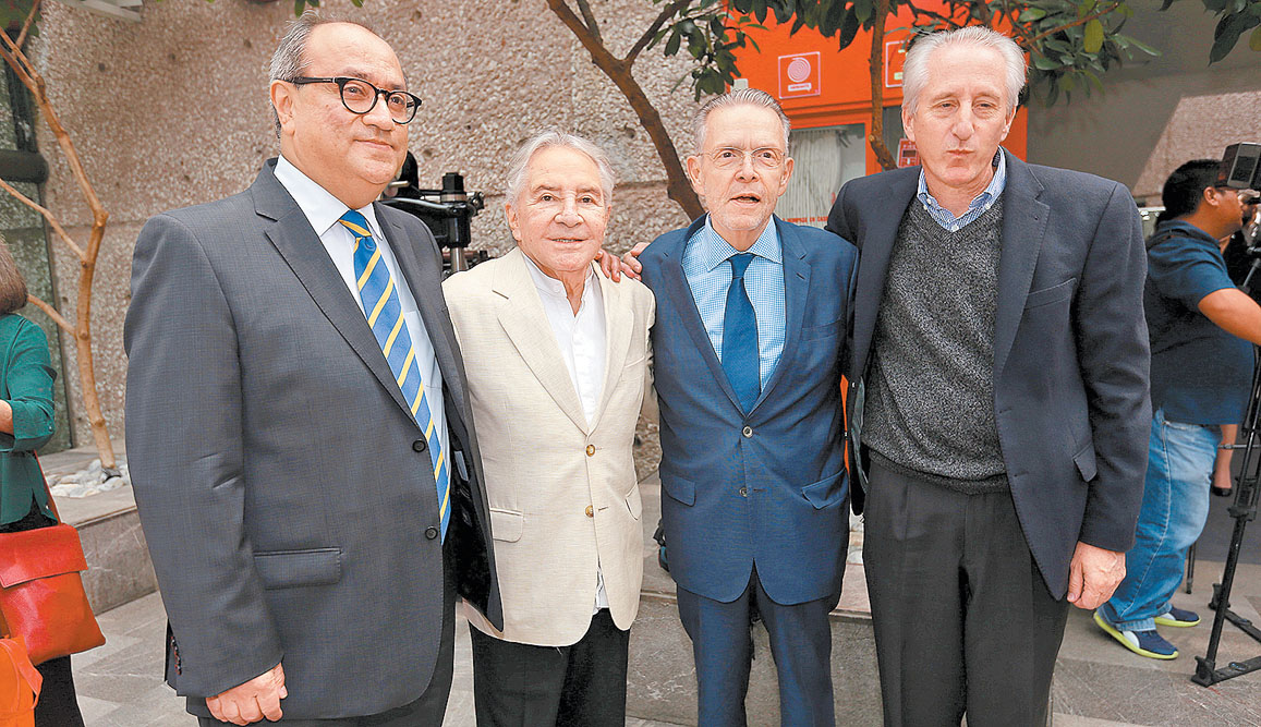 Otto Granados, Enrique Florescano, José Carreño Carlón y Joaquín Díez-Canedo durante el evento. (Nelly Salas)