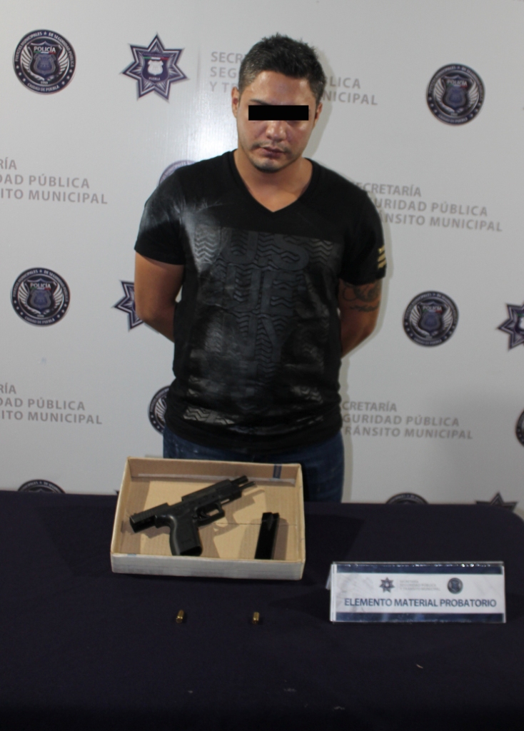 Adrián “N.”, de 35 años de edad, detonó el arma contra los oficiales municipales (Especial)