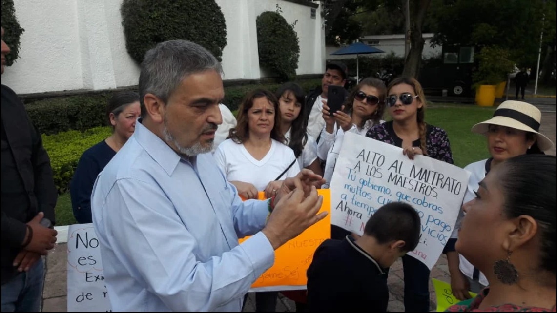 Las docentes federalizadas llegaron a Casa Jalisco. (Perla Gómez)