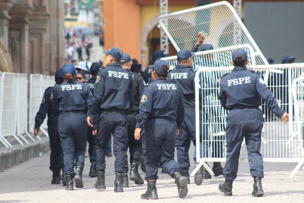 Un grupo de policías custodió las calles de Dolores Hidalgo (Foto Dany Béjar)
