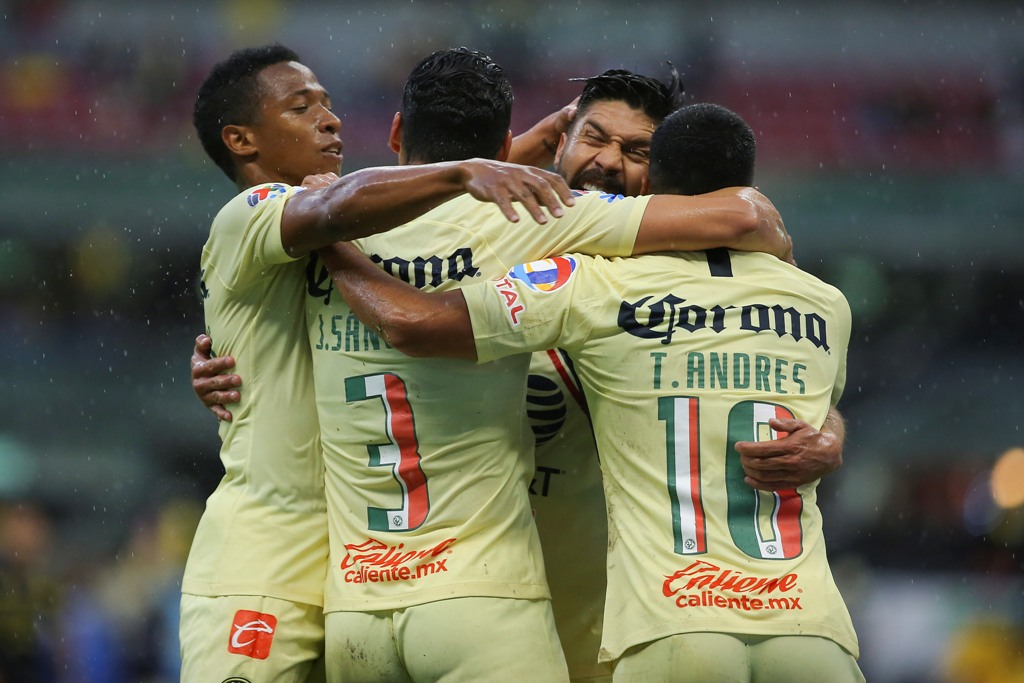 Jugadores de América en festejo de gol (Imago7)
