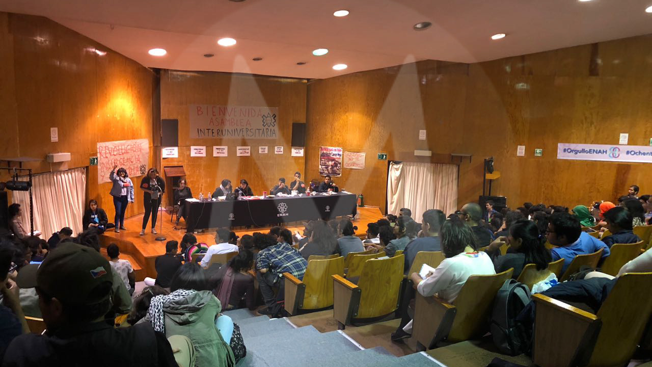 La asamblea finalizó tras casi 21 horas de reunión. (Abraham Reza)