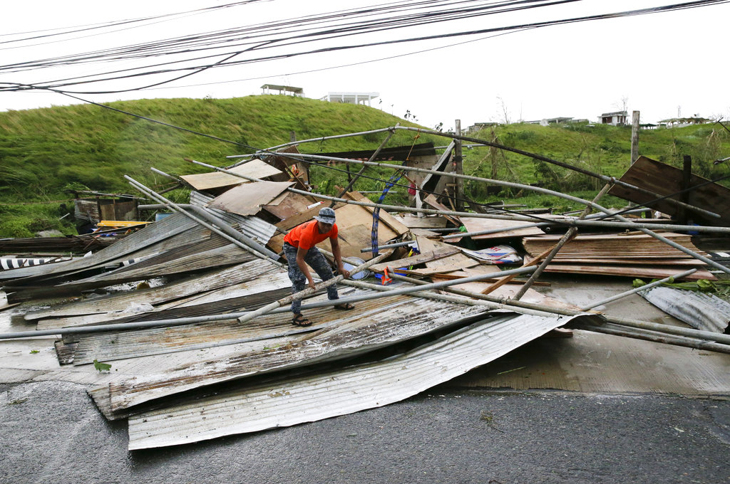 Las lluvias torrenciales y los fuertes vientos han dejado cinco personas muertas en Filipinas y Taiwán. (AP)
