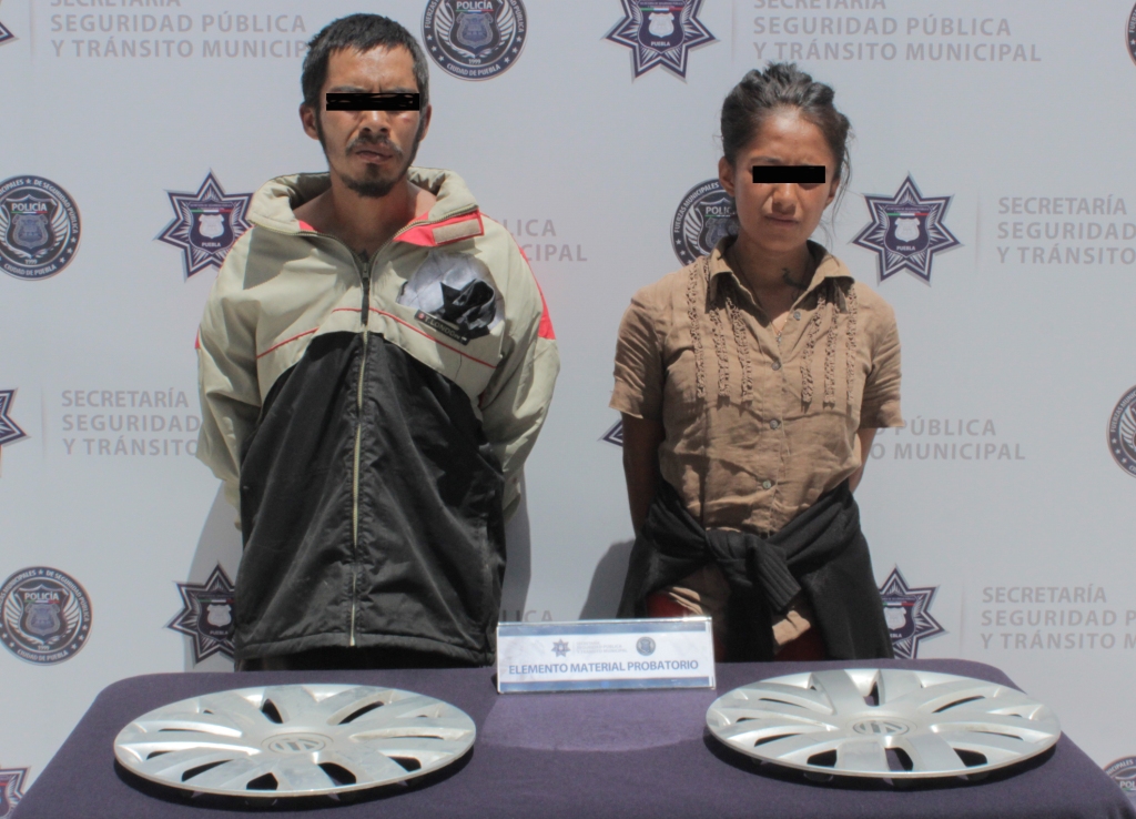 Pareja detenida por elementos municipales por robo de autopartes (Espcial)