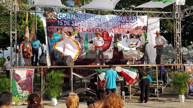 Piden la presentación con vida de los 43 en el antigrito en Coyuca/Javier Trujillo.
