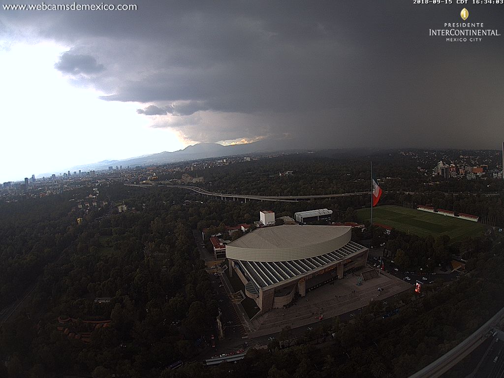 Protección Civil registró lluvia en cinco delegaciones de la Ciudad de México. (@webcamsdemexico)