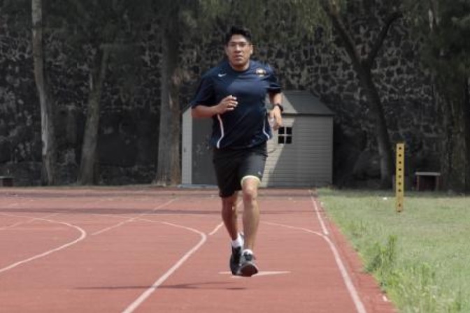 Marco Antonio Zaragoza corrió 100 kilómetros rumbo al Espartatlón (Deporte UNAM)