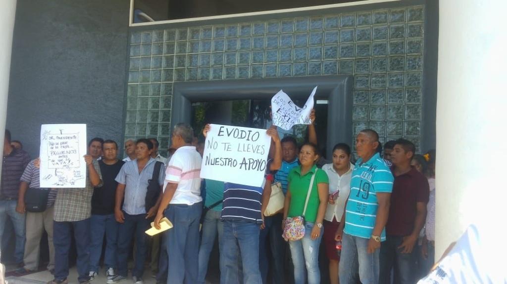 Los funcionarios tomaron el palacio federal. (Javier Trujillo)