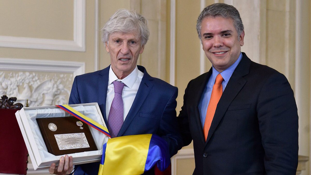 Gobierno de Colombia rinde homenaje a Néstor Pékerman (Twitter @IvanDuque)