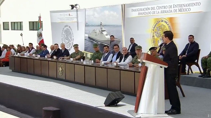 El presidente Enrique Peña Nieto agradeció a las fuerzas armadas su ayuda. (Presidencia)