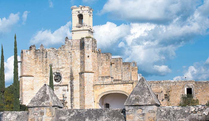 El inmueble fue construido por el arquitecto Juan de la Alameda a partir de 1531.