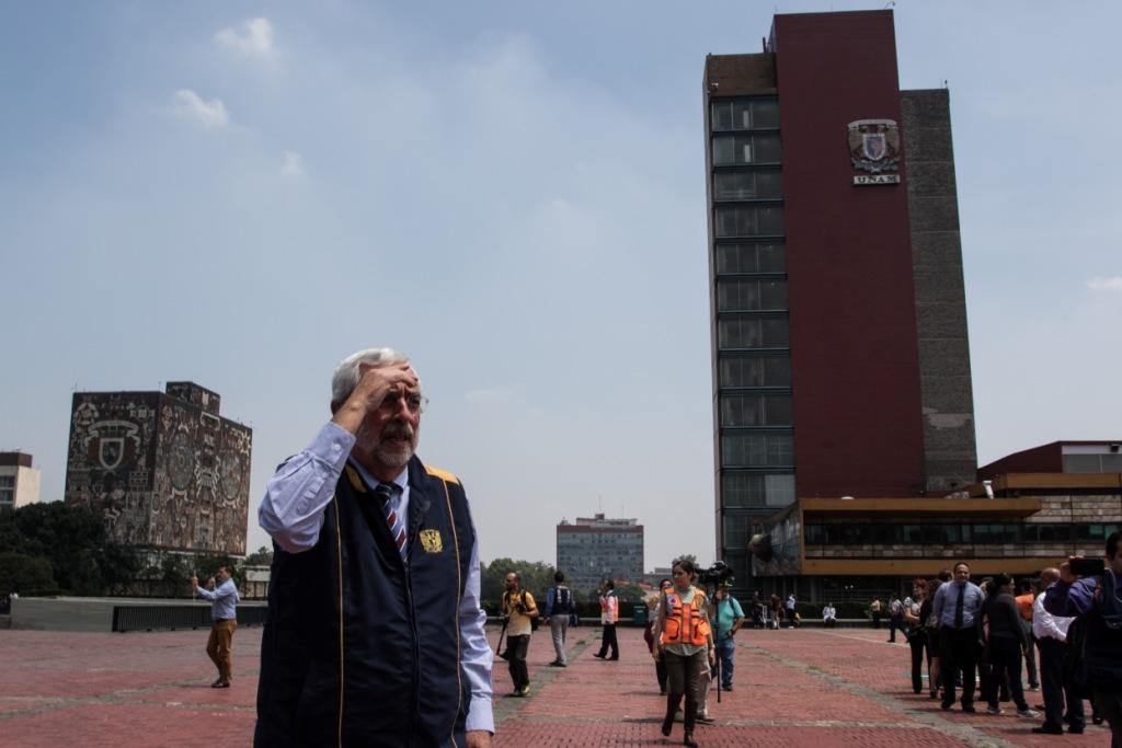 En el macrosimulacro participó el rector Enrique Graue. (Cuartoscuro)