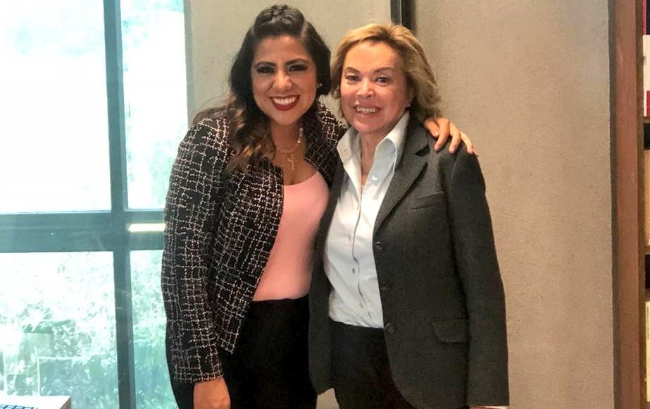 Elba Esther Gordillo se reunió con la delegada de la SRE en Xalapa. (Tomada de @LORENAPIGNON)
