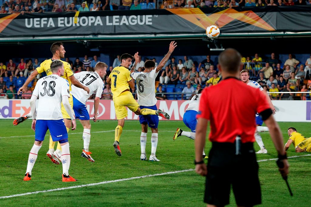 Miguel Layún no vio acción en el inicio de la Europa League 2018-2019 (AFP)