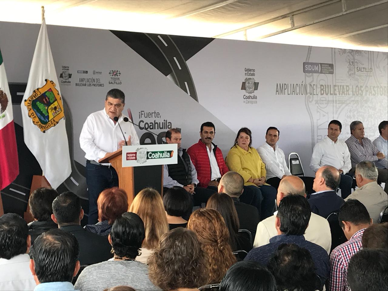 La obra consiste de la ampliación de un kilómetro de longitud y 10 metros de ancho, cada carril.