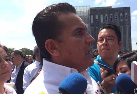 Las zonas donde han detectado más taxis piratas son: El periférico ecológico, San Manuel así como zonas comerciales. (Elvia García)