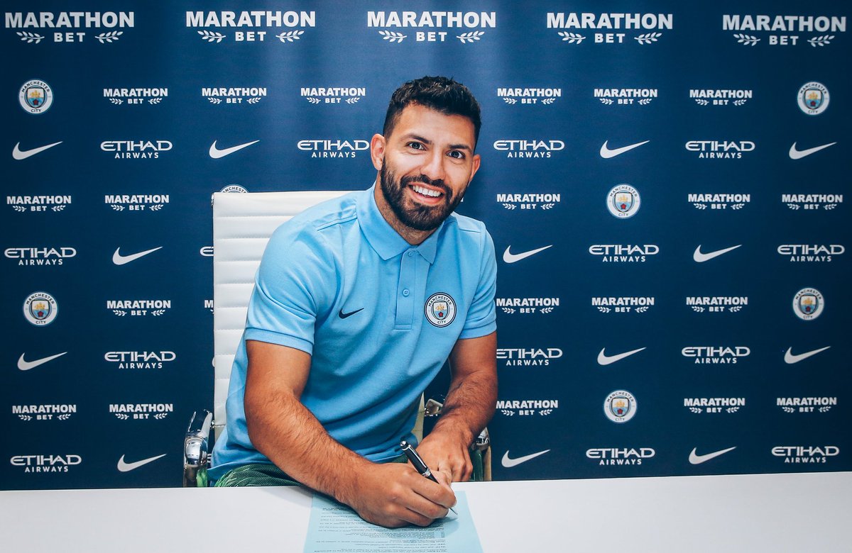 Sergio Agüero renueva su contrato con el Manchester City (Twitter @ ManCityES)