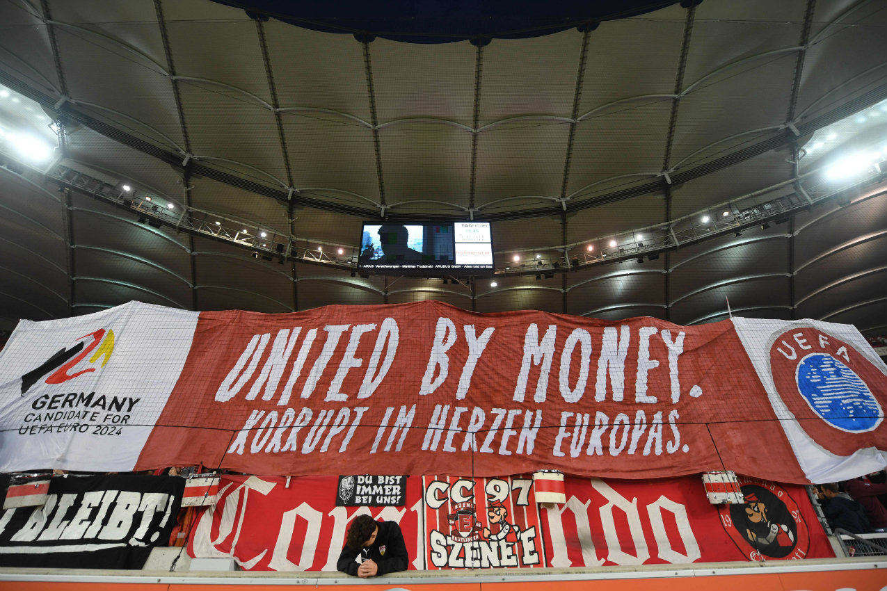 Ultras del Stuttgart en contra de la candidatura de Alemania para la Eurocopa 2024 (AFP)