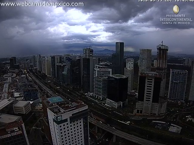La Ciudad de México vista desde Santa Fe. (Twitter: @webcamsdemexico)