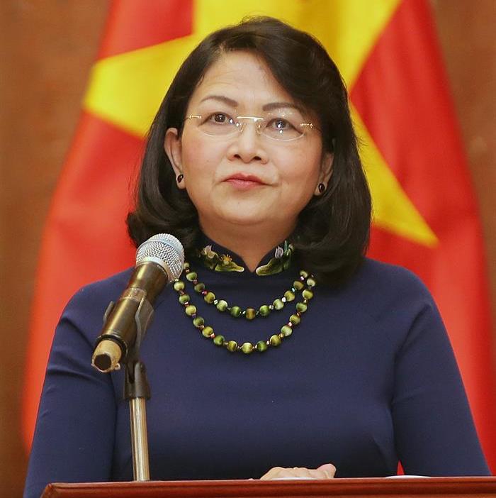 Ngoc Thinh asume su nuevo cargo, con funciones representativas y escaso poder ejecutivo.