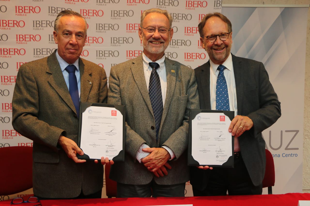 El rector de la IBERO Puebla aseveró que el desarrollo de tecnología debe ser construido desde una mirada humanista. (Especial)