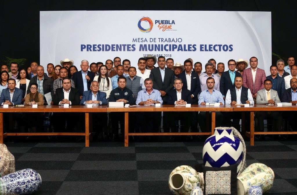 Antonio Gali Fayad, gobernador de Puebla, sostuvo reunión con ediles electos de la coalición "Por Puebla al Frente" (Especial)