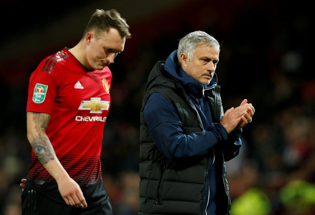 El Manchester fue sorprendido en su propio campo por un club de segunda división (Reuters)