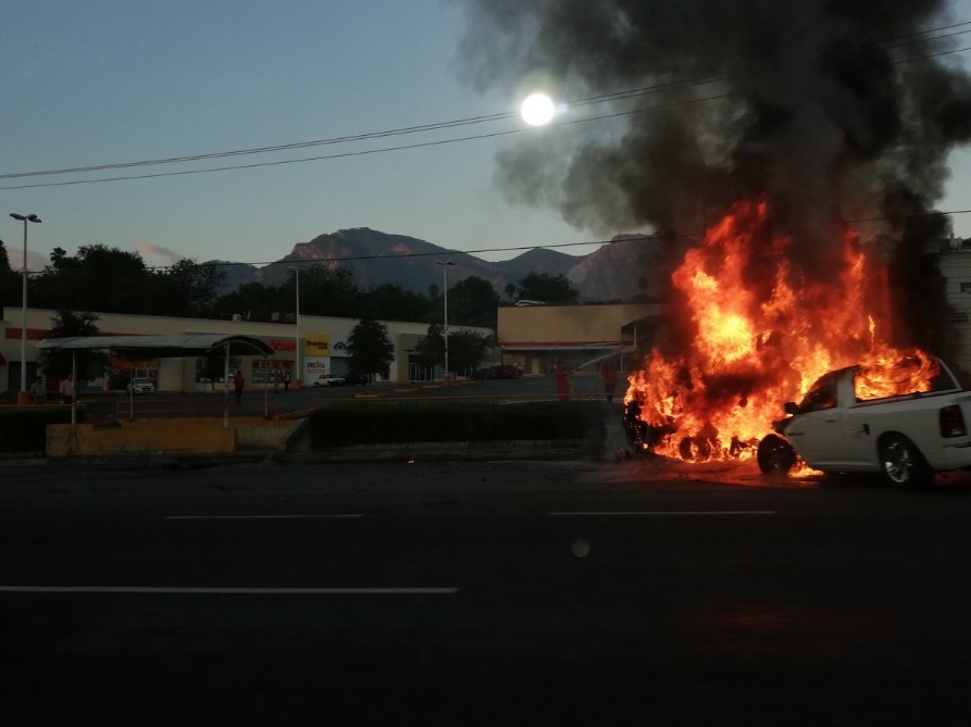 Debido a este percance, fueron obstruidos dos carriles temporalmente, en dirección de norte a sur. (Foto: Leyda Estrada)