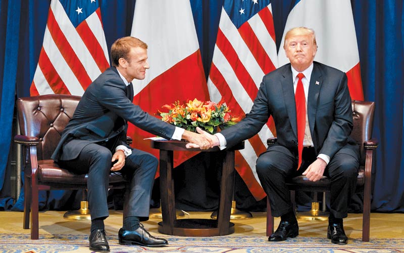 El republicano se reunió con el presidente de Francia, Emmanuel Macron. (Foto: Evan Vucci/AP)