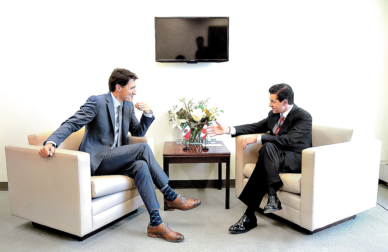 El primer ministro de Canadá, Justin Trudeau, y el mandatario mexicano dialogaron sobre el TLCAN. (Especial)