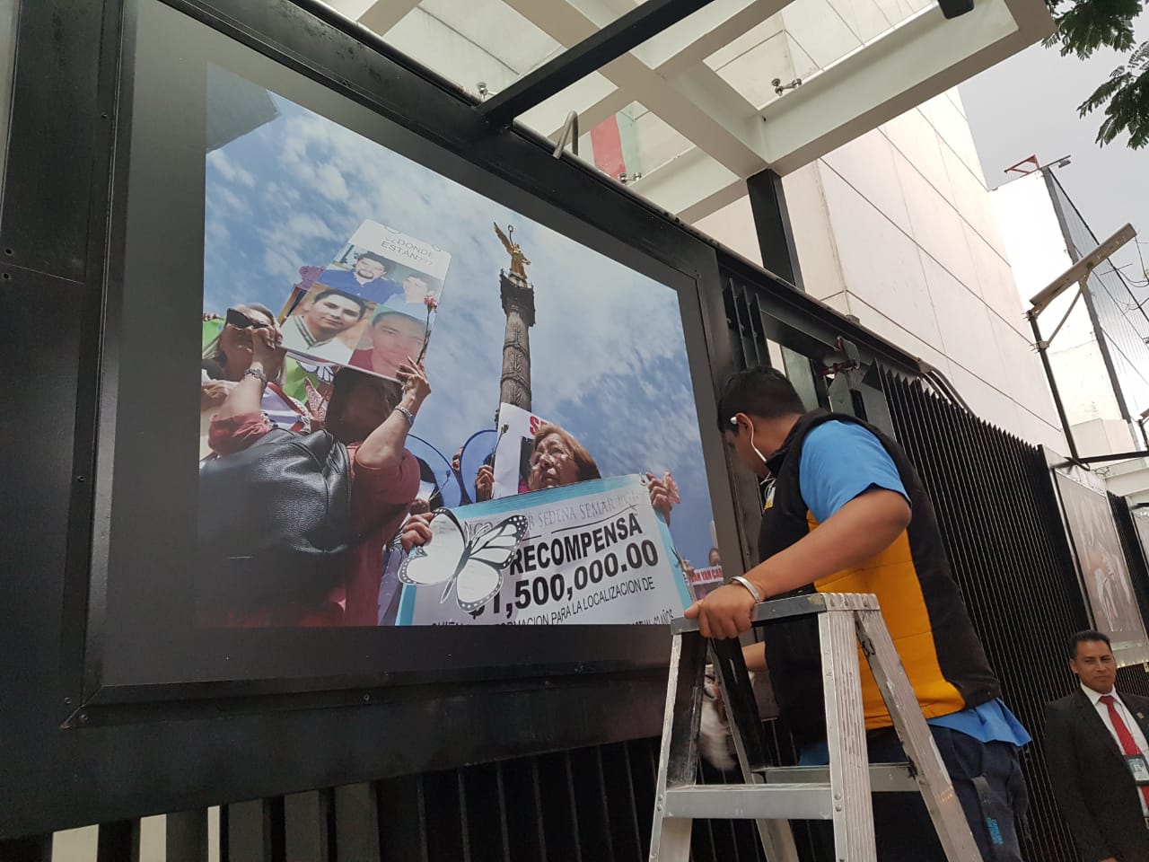En el Senado se inauguró la exposición contra desaparición forzada, con el caso Ayotzinapa. (Angélica Mercado)