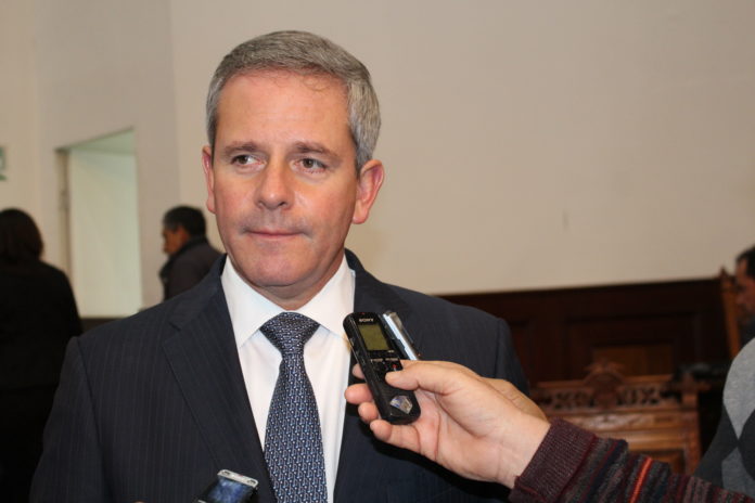 Torres Cofiño reiteró su total apoyo a los maestros desalojados la madrugada de hoy.  (Especial)