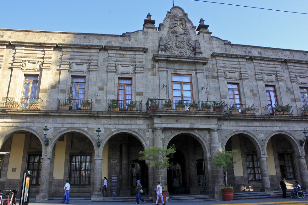 El Ayuntamiento de Guadalajara es uno de los que están recortando su plantilla. (Mlenio)