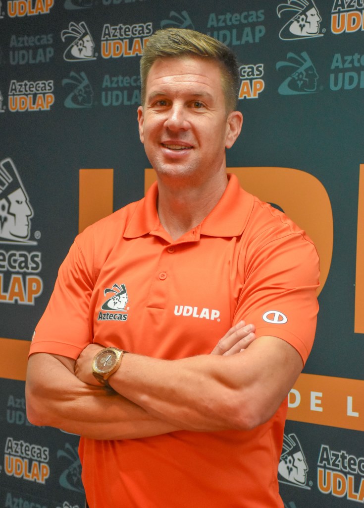 Eric Fisher sabe que la ofensiva es algo en lo que deberán trabajar para mejorar su desempeño (Especial)