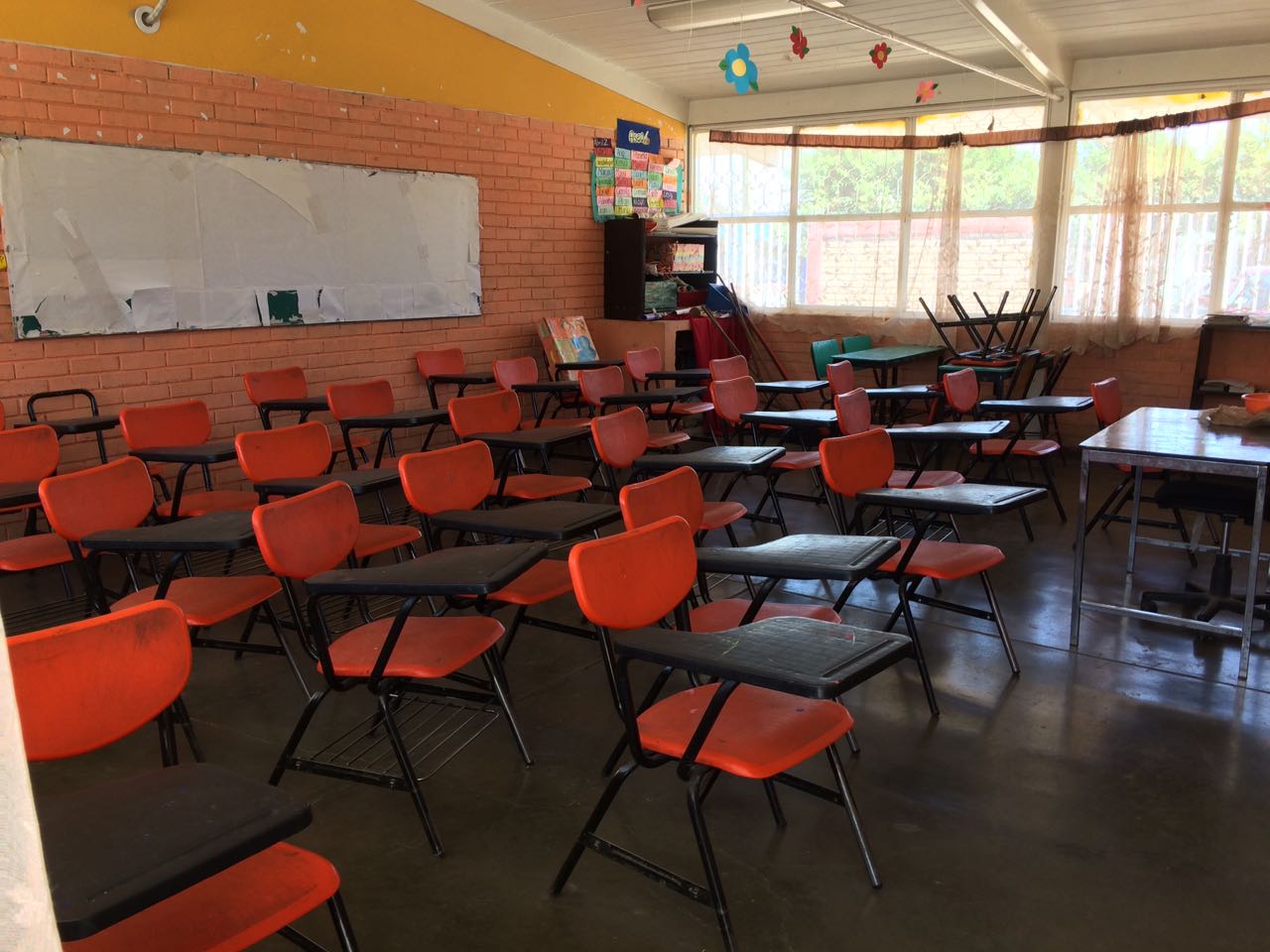 Debido a las lluvias más del 50% de los alumnos de primarias de Torreón no acudió a clases. (Especial)