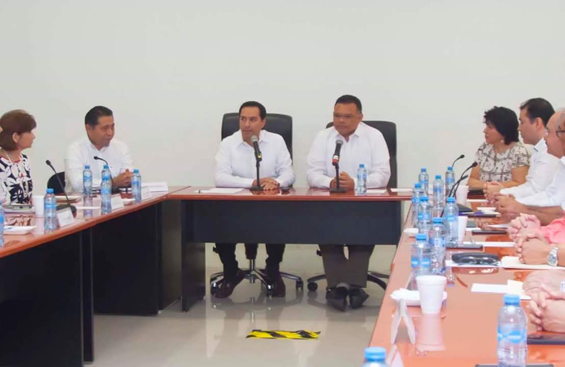 El gobernador electo presentó a su gabinete. (Daniel Barquet)