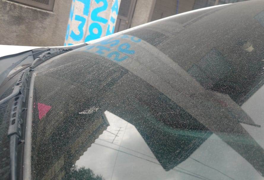 Tras las explosiones del volcán, cae ceniza en nueve delegaciones de la CdMx. (Twitter  @FaustoLugo)