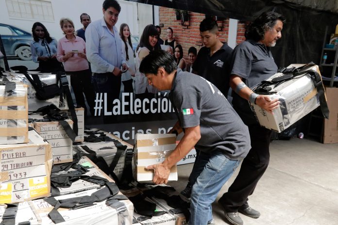 Los paquetes electorales fueron abiertos para contar voto por voto. (Cuartoscuro)