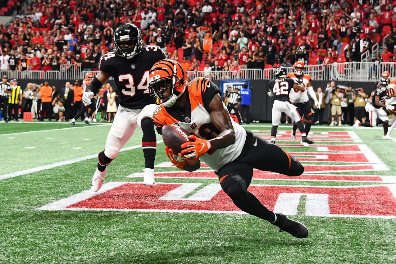 AJ Green recibe el pase con el cual Cincinnati venció 37-36 a Atlanta (AFP)