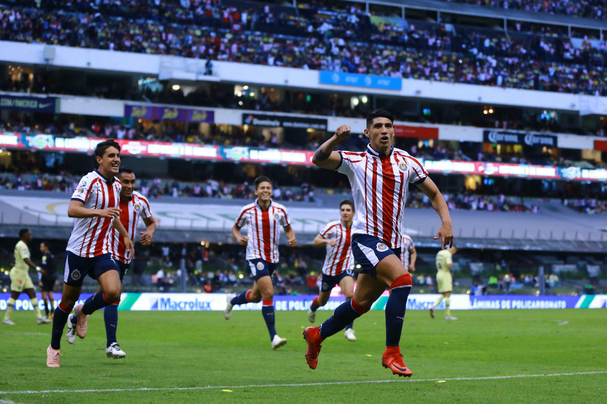Alan Pulido marcó el gol de Chivas en el Clásico Nacional (Imago7)