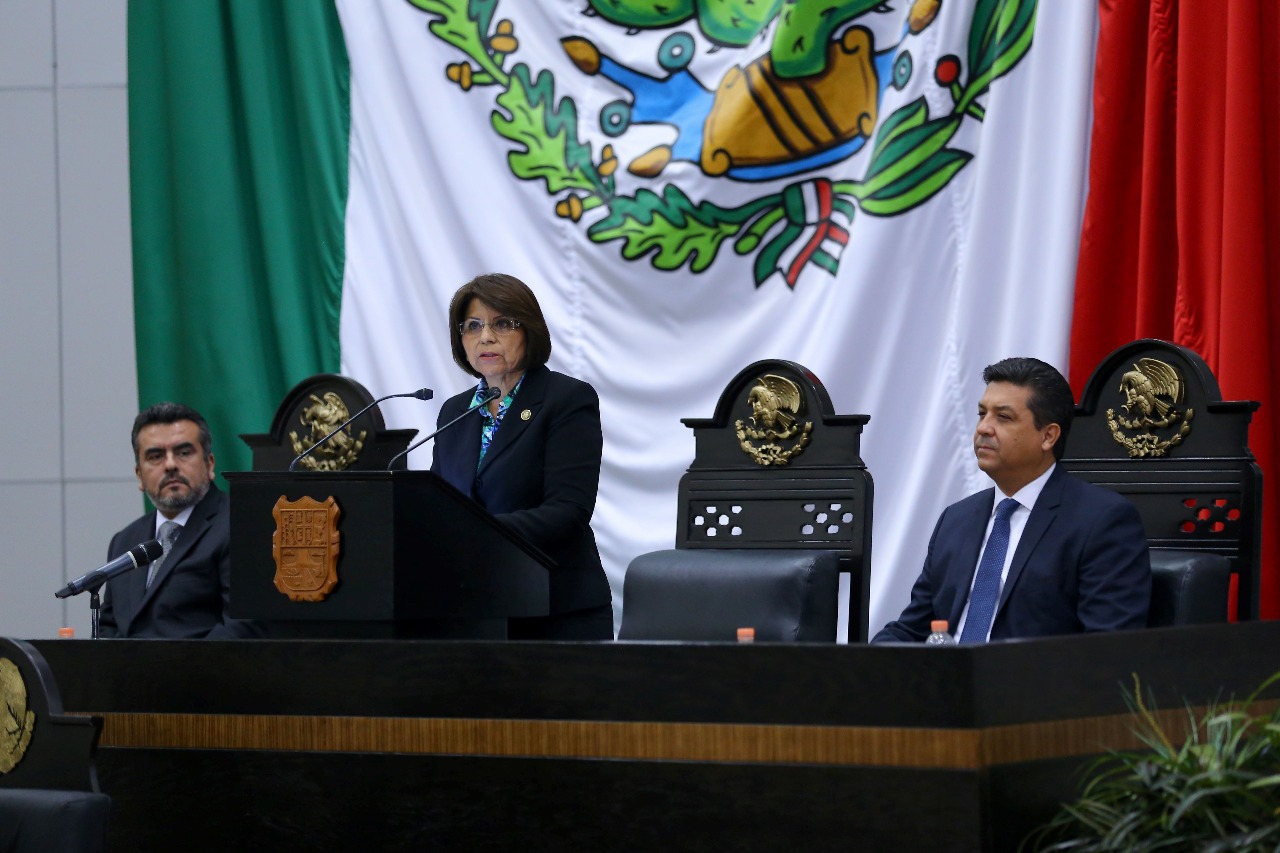 El gobernador Francisco García Cabeza de Vaca en la Primera Sesión del Congreso de Tamaulipas.