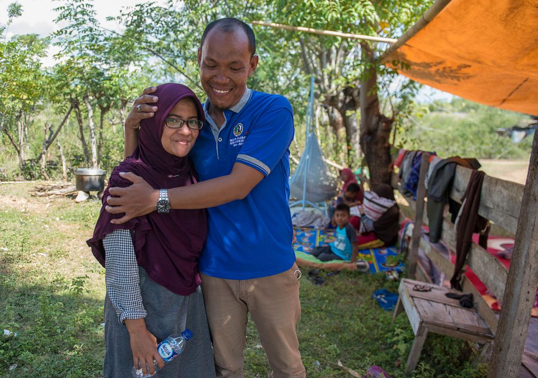 Azwan y Dewi se encontraron después de dos días de búsqueda. (AFP)