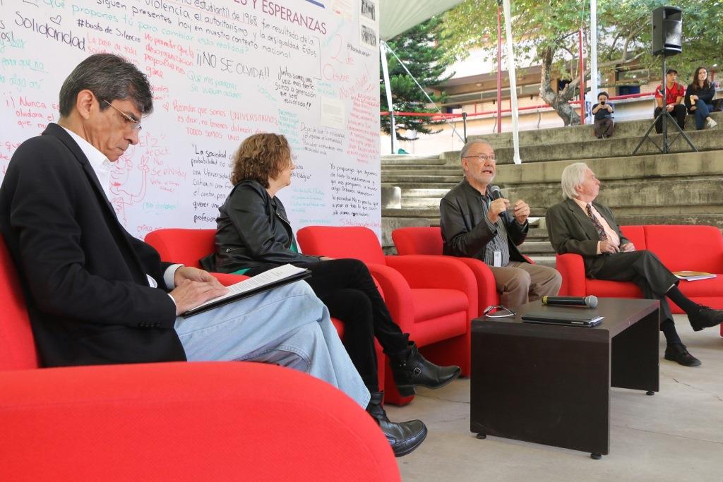Panel “Más allá de la nostalgia: el legado de las luchas de los sesenta y setenta” organizado por la Ibero Puebla (Especial)