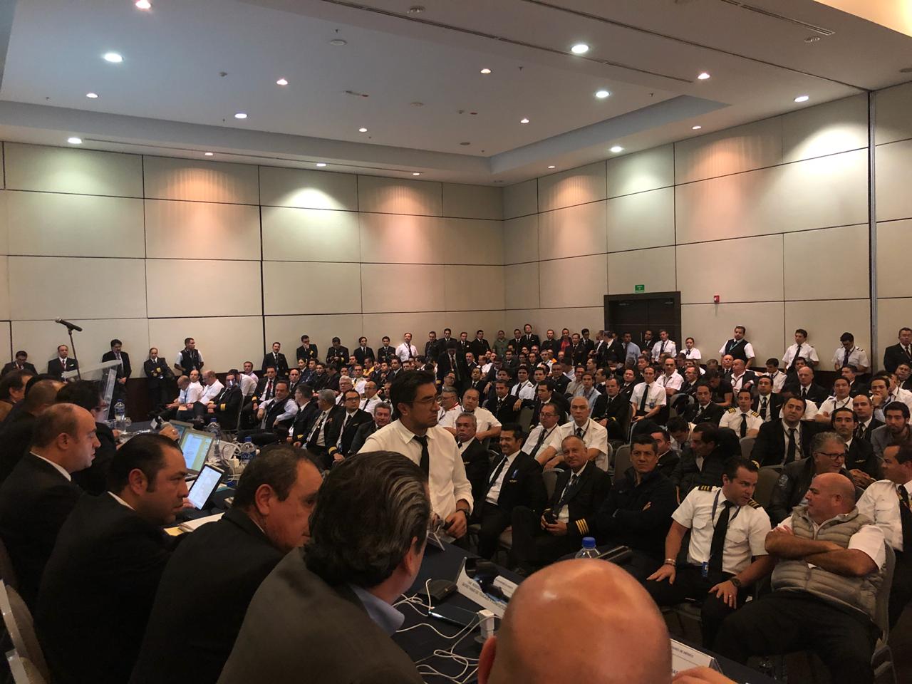 Los pilotos miembros de la ASPA deciden si se van a huelga. (Foto: especial)