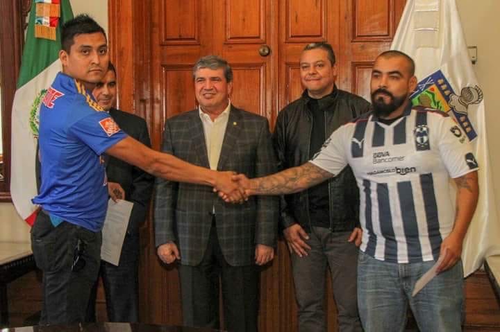 Samuel Reyes, líder de “Libres y Lokos” e Iván Villarreal, representante de “La Adicción”.   Foto: Especial