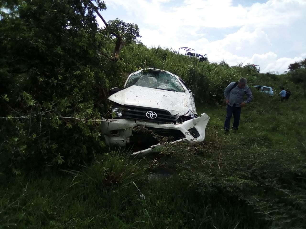 Volcadura de vehículos en carretera Tuxpan-Tampico