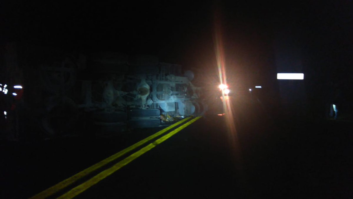 El accidente ocurrió a la altura del kilómetro 37 de la carretera México-Cuernavaca.  (Tomada de @PF_Carreteras)