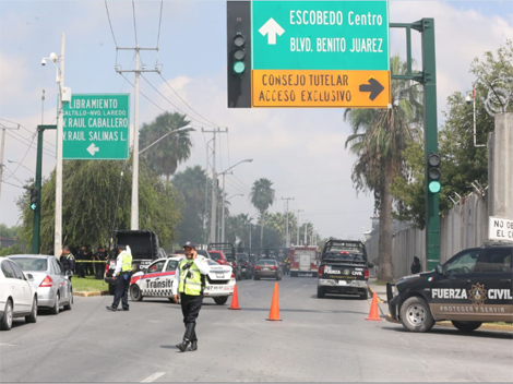 Las calles aledañas al Tutelar en Escobedo fueron cerradas. (Foto: Leonel Rocha)