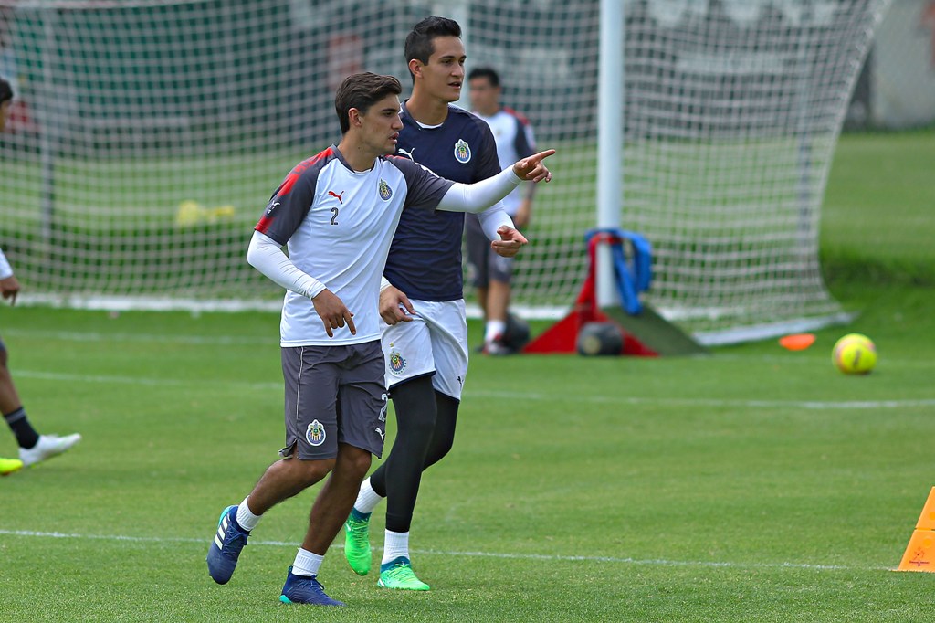 Gudiño y Van Rankin en las novedades en el Tri (Imago7)